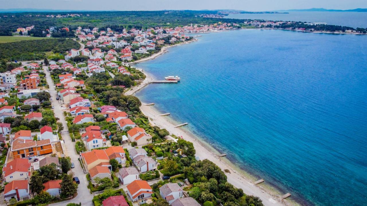 Locus Apartments Petrcane Bagian luar foto
