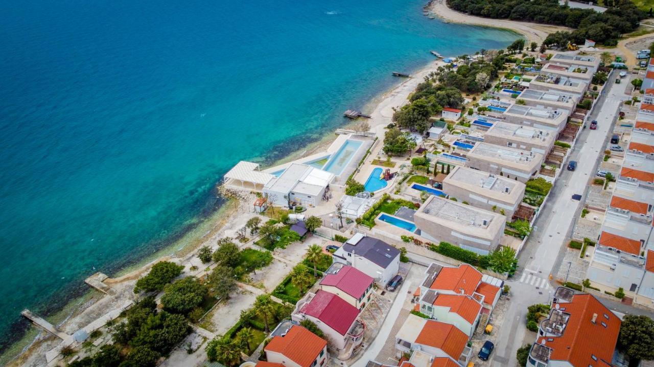 Locus Apartments Petrcane Bagian luar foto