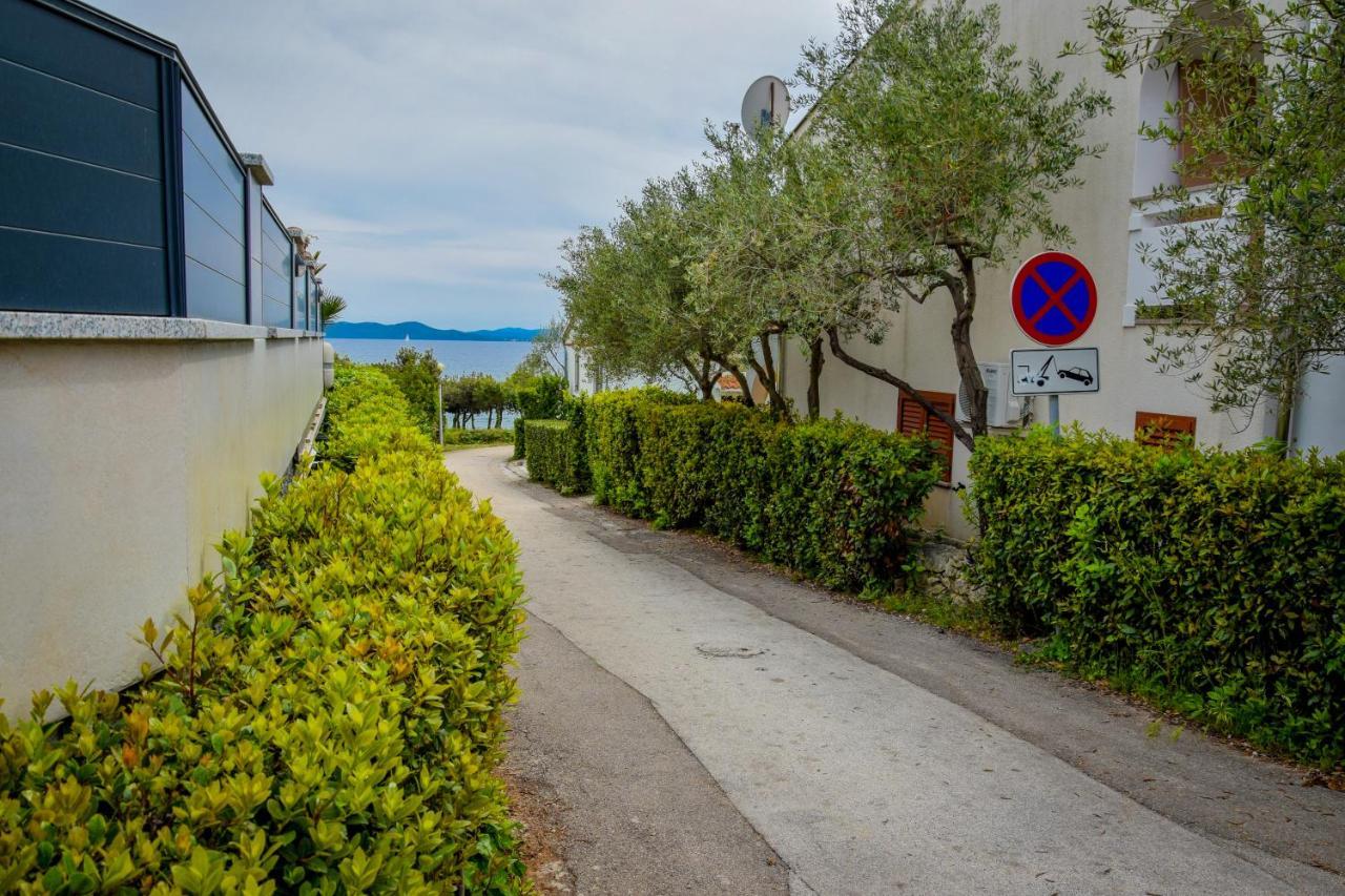 Locus Apartments Petrcane Bagian luar foto