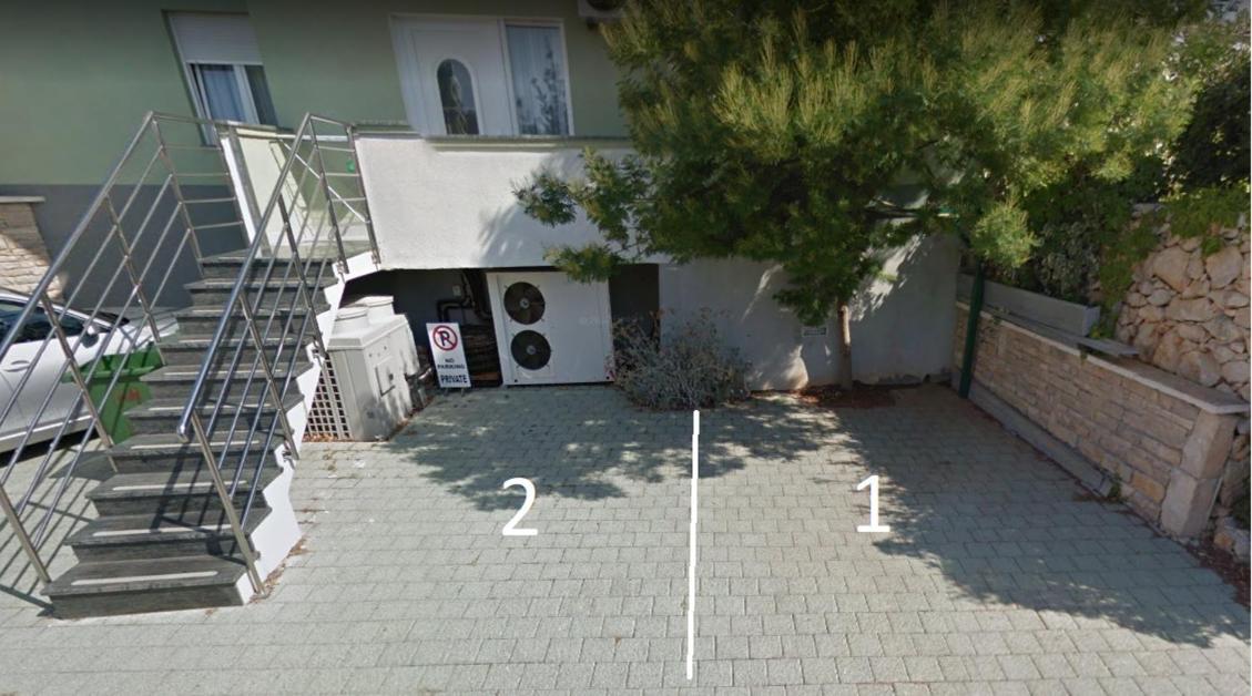 Locus Apartments Petrcane Bagian luar foto