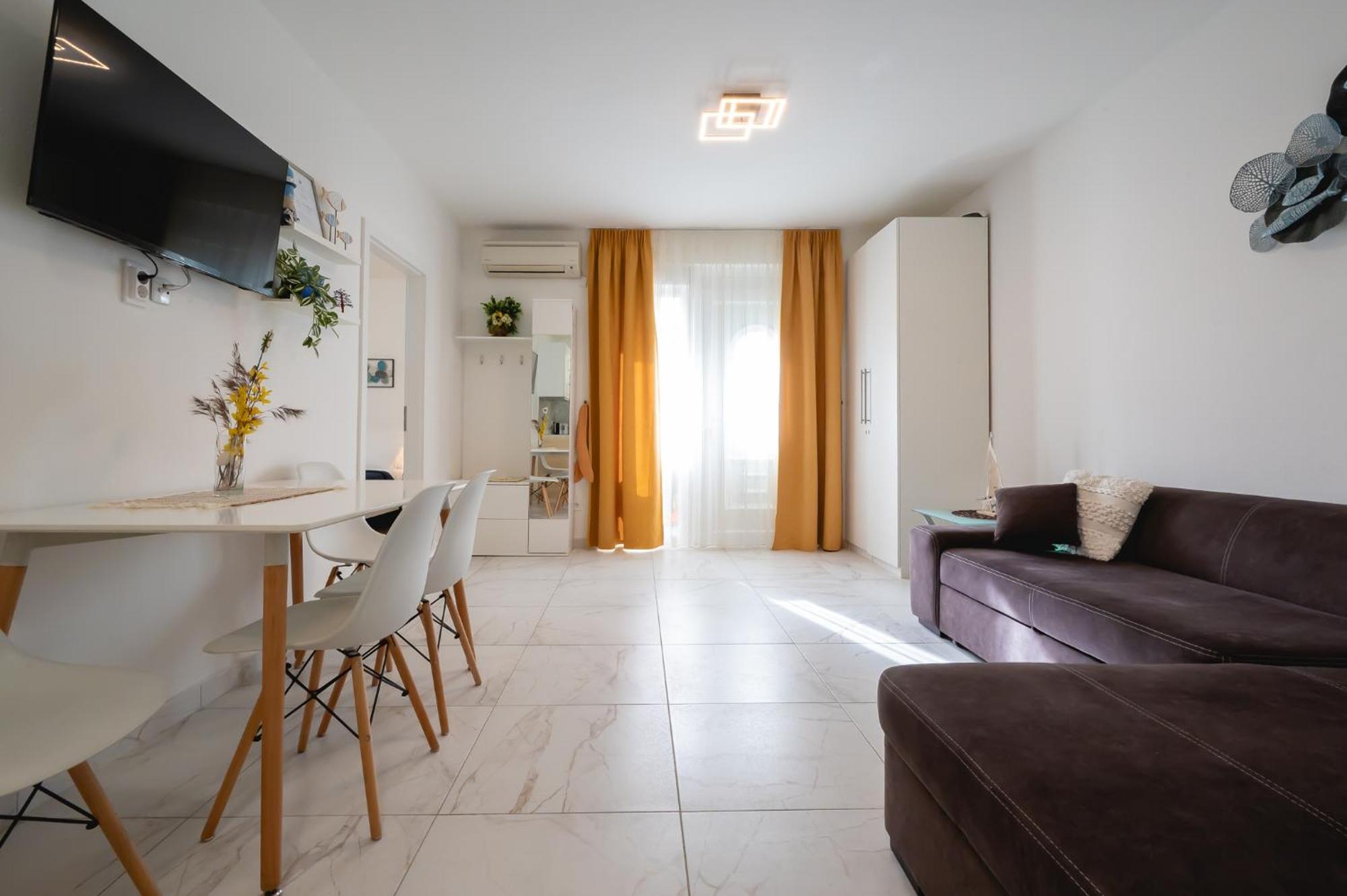 Locus Apartments Petrcane Bagian luar foto